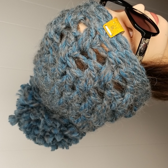Blue Chunky Crochet Beanie Boho Hand Crafted Hat Pom - Picture 5 of 14
